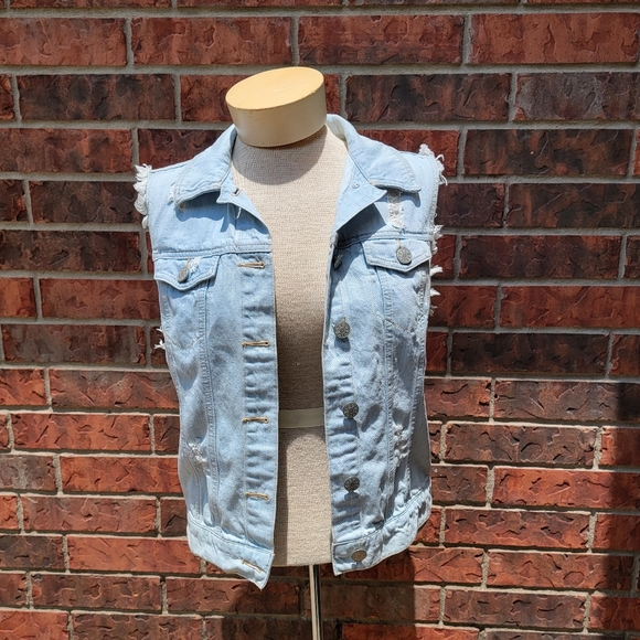 Women's BDG Urban Outfitters Light Blue Distressed Denim Vest Size Small - Picture 2 of 12